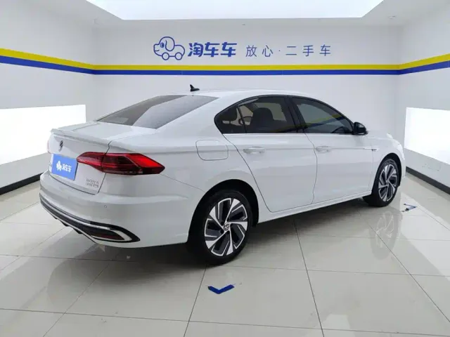 Volkswagen Bora — Фото автомобиля 3