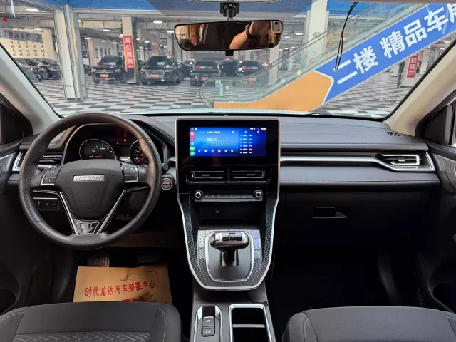 Haval M6 — Фото автомобиля 12
