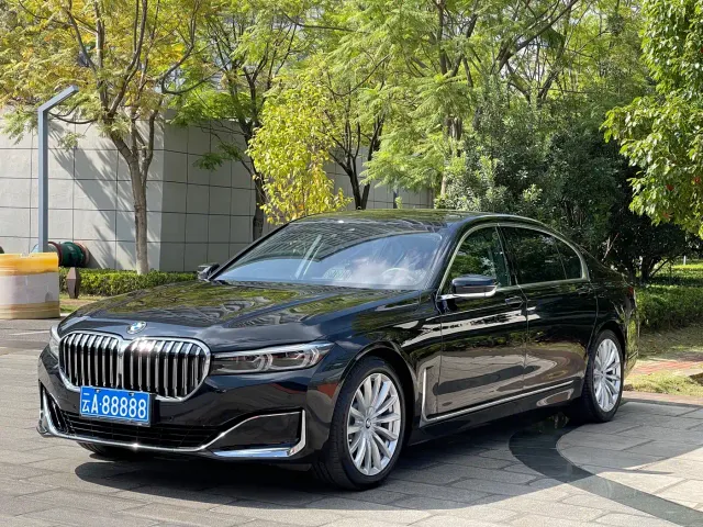 BMW 7 Series — Фото автомобиля 3