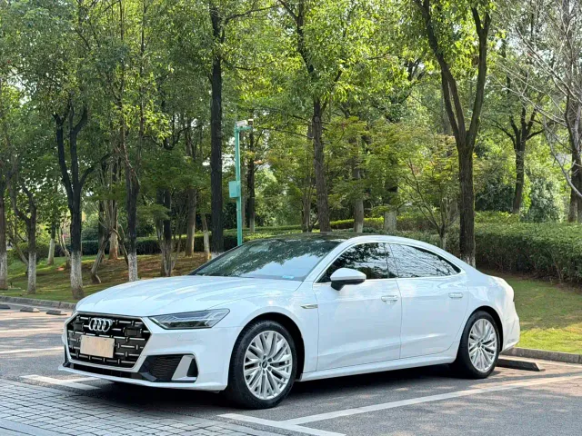 Audi A7L — Фото автомобиля 2