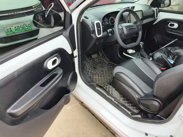 Roewe Clever — Фото автомобиля 15
