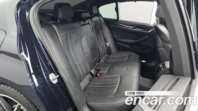 BMW 5-Series — Фото автомобиля 11