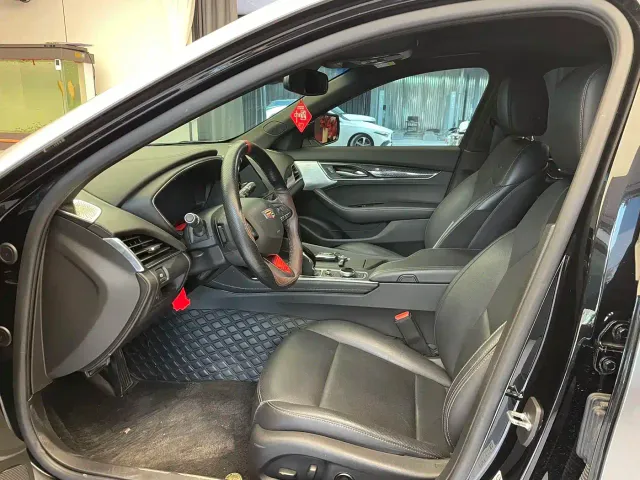 Cadillac CT5 — Фото автомобиля 5