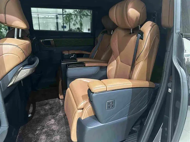 Toyota Vellfire — Фото автомобиля 12