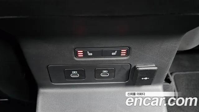 Land Rover Range Rover Velar — Фото автомобиля 25