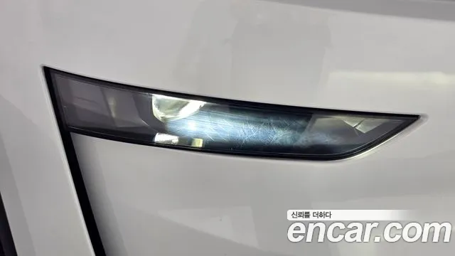 Tesla Model Y — Фото автомобиля 7