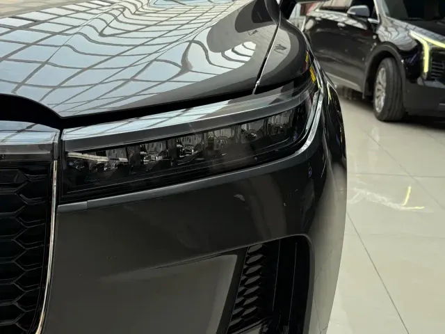 Li Auto ONE — Фото автомобиля 13
