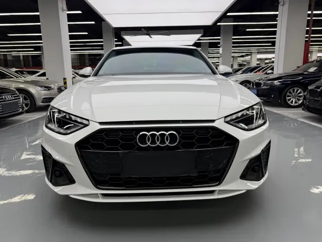 Audi A4L — Фото автомобиля 2
