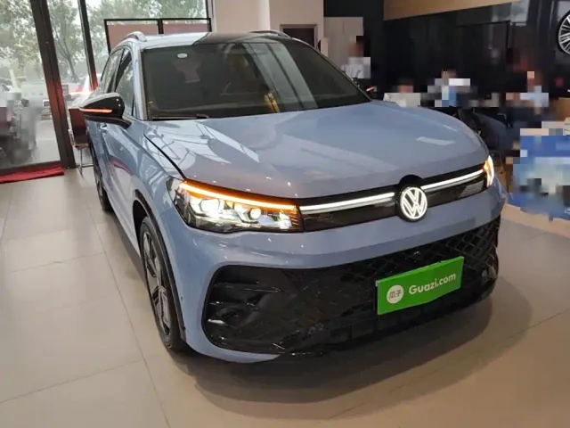 Volkswagen Tiguan L — Фото автомобиля 3