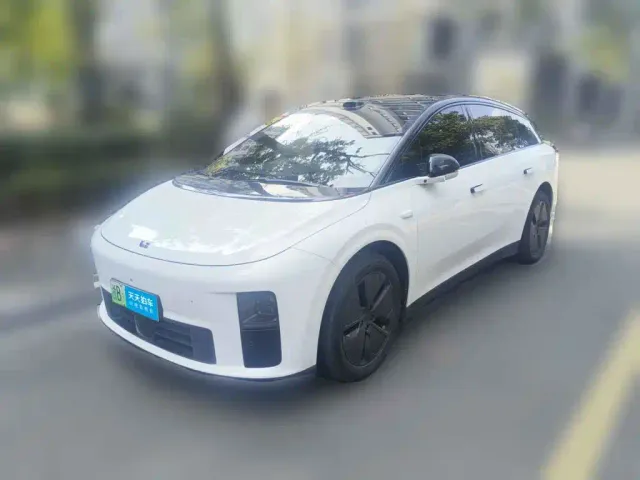 Фотография автомобиля — Li Auto i6