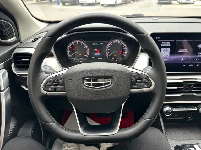 Geely Binyue — Фото автомобиля 15