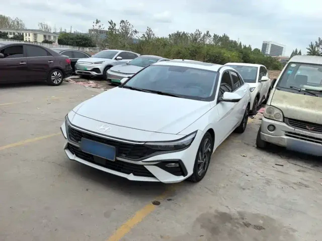 Фотография автомобиля — Hyundai Elantra