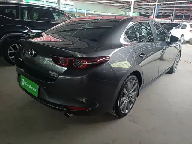 Mazda Axela — Фото автомобиля 6