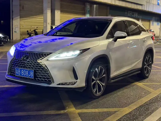 Фотография автомобиля — Lexus RX