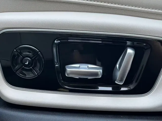 Li Auto L7 — Фото автомобиля 12