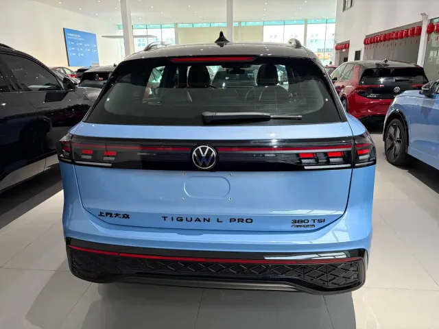 Volkswagen Tiguan L — Фото автомобиля 5