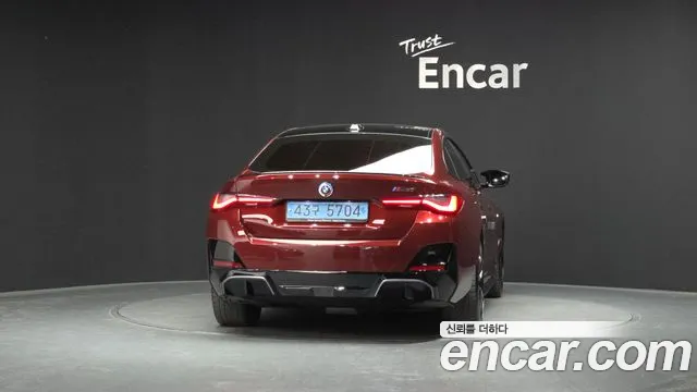 BMW i4 — Фото автомобиля 4