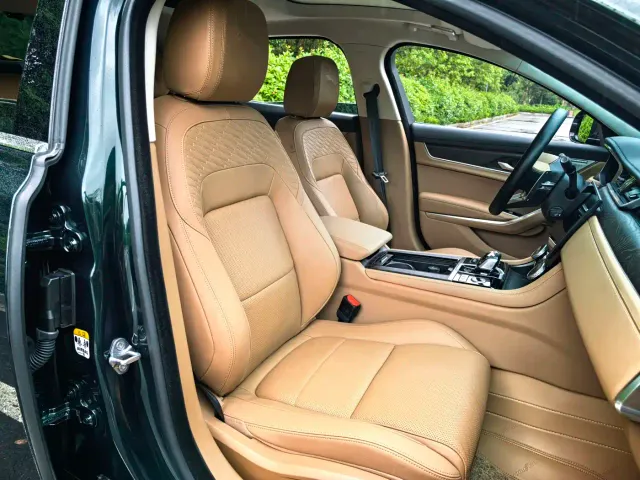 Jaguar XFL — Фото автомобиля 13