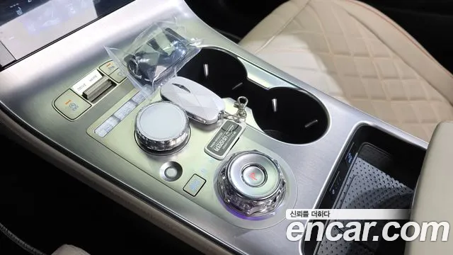 Genesis GV70 — Фото автомобиля 12