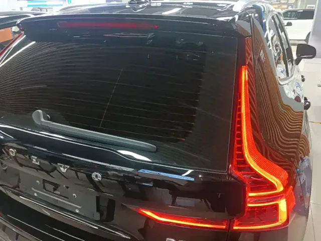Volvo XC60 — Фото автомобиля 5