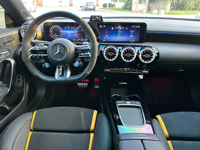 Mercedes-Benz CLA-Class AMG — Фото автомобиля 6