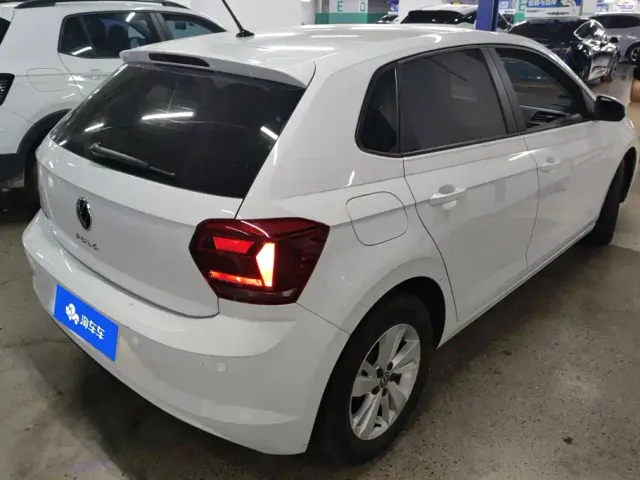 Volkswagen Polo — Фото автомобиля 3