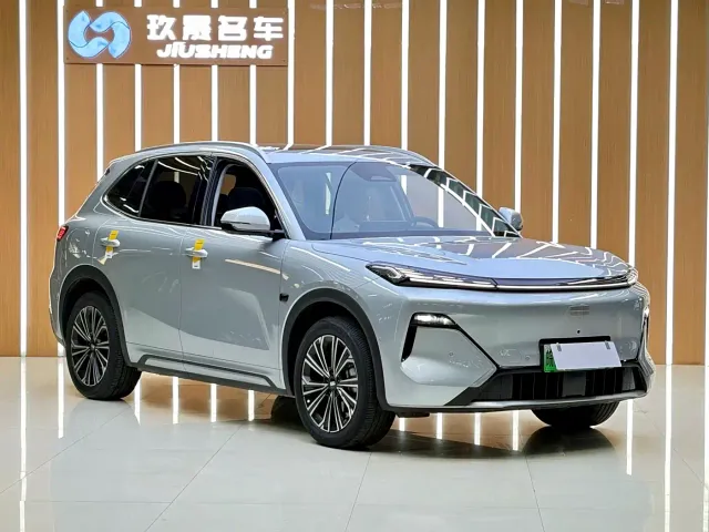 Geely Galaxy Starship 7 EM-i — Фото автомобиля 3