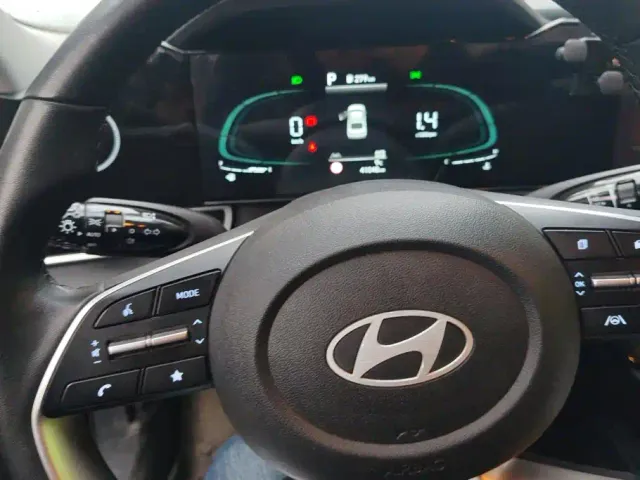 Hyundai Elantra — Фото автомобиля 15