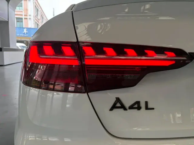 Audi A4L — Фото автомобиля 13