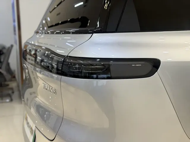 IM Motors LS8 — Фото автомобиля 23