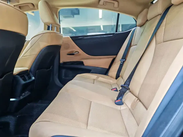 Lexus ES — Фото автомобиля 5