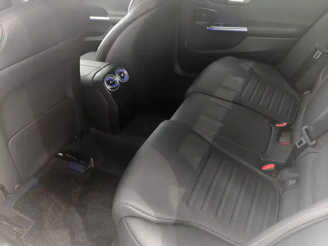 Mercedes-Benz C-Class — Фото автомобиля 10