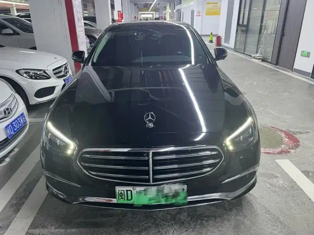 Mercedes-Benz E-Class — Фото автомобиля 2