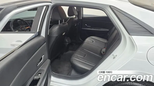 Hyundai Avante CN7 — Фото автомобиля 17