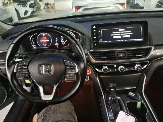 Honda Accord — Фото автомобиля 9