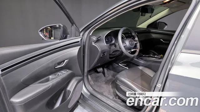 Hyundai Tucson Tucson (NX4) Дизель 2.0 2WD — Фото автомобиля 10