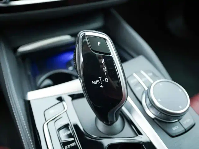 BMW 5 Series — Фото автомобиля 9