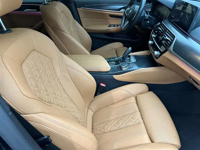BMW 5 Series — Фото автомобиля 9