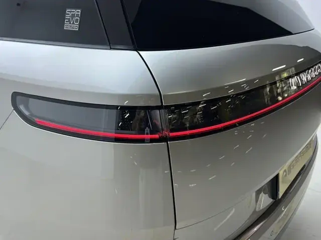 Lynk & Co 900 — Фото автомобиля 11