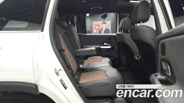 Mercedes-Benz EQB — Фото автомобиля 10