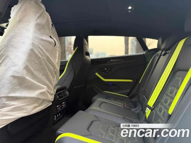 Lamborghini Urus — Фото автомобиля 13
