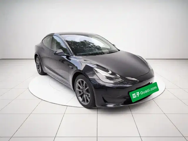 Tesla Model 3 — Фото автомобиля 22