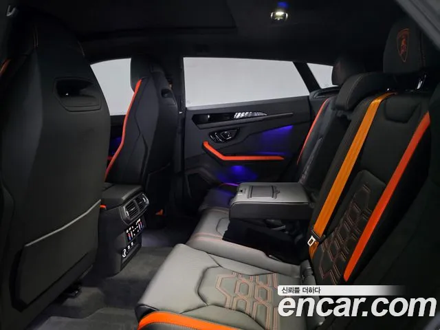 Lamborghini Urus — Фото автомобиля 13