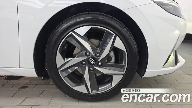 Hyundai AVANTE Avante (CN7) — Фото автомобиля 21