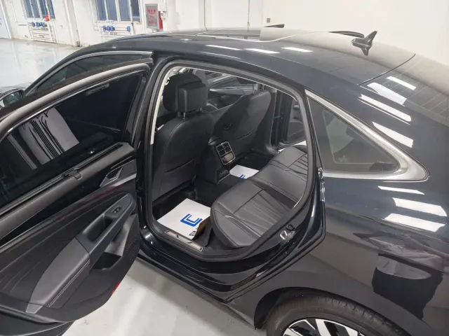 Volkswagen Passat — Фото автомобиля 15