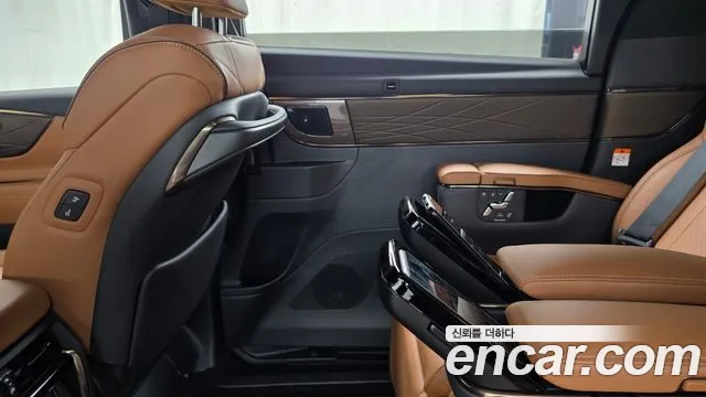 Toyota Alphard — Фото автомобиля 24