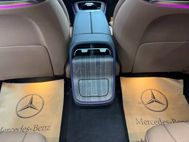 Mercedes-Benz E-Class — Фото автомобиля 12