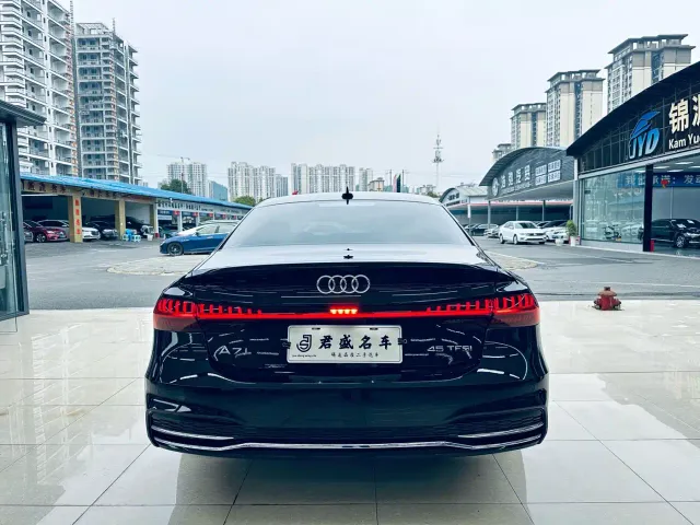 Audi A7L — Фото автомобиля 9