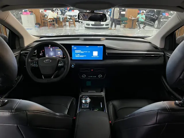 Ford Edge — Фото автомобиля 12