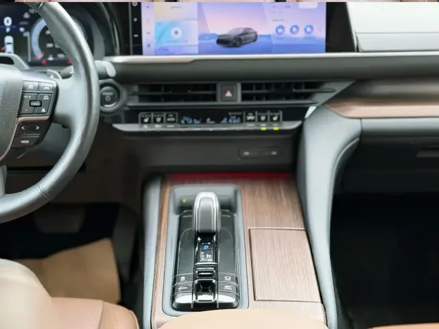 Toyota Crown — Фото автомобиля 18